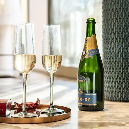 Riviera Luxury Estates أنتيب