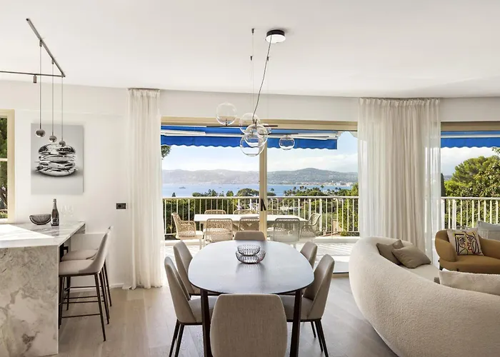 Riviera Luxury Estates شقة *